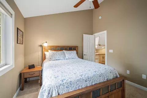 Bedroom - 14234 Whitewater Loop, La Pine, OR 97739 photo 8 of 9