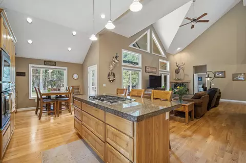 14234 Whitewater Loop, La Pine, OR 97739