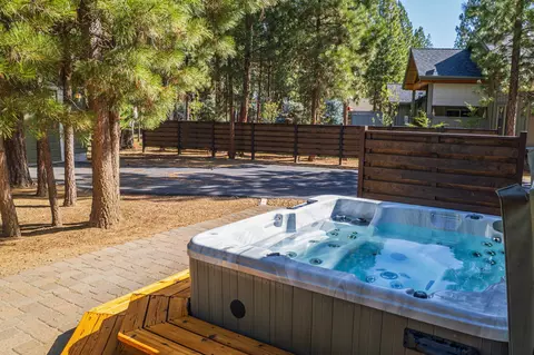 Exterior - 14234 Whitewater Loop, La Pine, OR 97739 photo 8 of 11