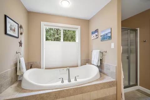 Bath - 14234 Whitewater Loop, La Pine, OR 97739 photo 2 of 6