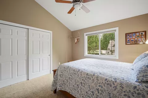 Bedroom - 14234 Whitewater Loop, La Pine, OR 97739 photo 6 of 9
