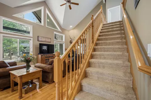 Entry Way - 14234 Whitewater Loop, La Pine, OR 97739 photo 2 of 3