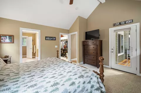 Bedroom - 14234 Whitewater Loop, La Pine, OR 97739 photo 4 of 9