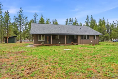 Exterior - 15905 Pine Ln, La Pine, OR 97739 photo 9 of 13