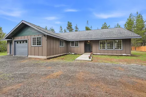 Exterior - 15905 Pine Ln, La Pine, OR 97739 photo 3 of 13