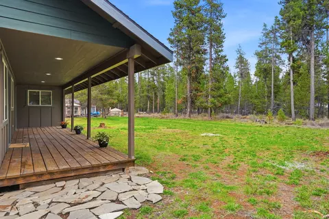 Exterior - 15905 Pine Ln, La Pine, OR 97739 photo 8 of 13