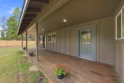 Exterior - 15905 Pine Ln, La Pine, OR 97739 photo 12 of 13