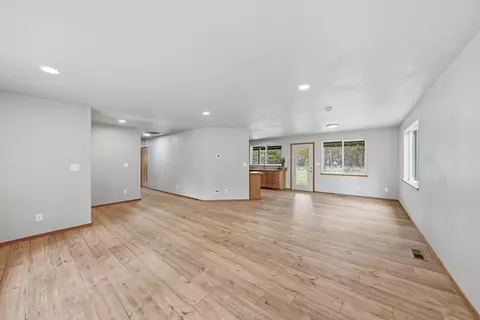 Living - 15905 Pine Ln, La Pine, OR 97739 photo 1 of 2