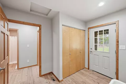 Entry Way - 15905 Pine Ln, La Pine, OR 97739 photo 1 of 1
