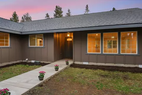 Exterior - 15905 Pine Ln, La Pine, OR 97739 photo 4 of 13