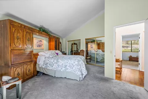 Bedroom - 2340 Hillside Dr, Central Point, OR 97502 photo 2 of 3