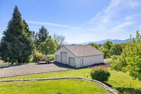 Other - 2340 Hillside Dr, Central Point, OR 97502 photo 6 of 8
