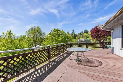 Exterior - 2340 Hillside Dr, Central Point, OR 97502 photo 4 of 6
