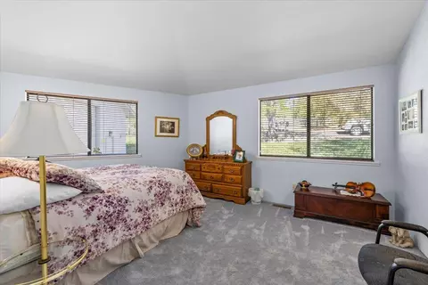 Bedroom - 2340 Hillside Dr, Central Point, OR 97502 photo 3 of 3