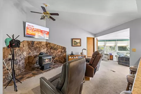 Living - 2340 Hillside Dr, Central Point, OR 97502 photo 3 of 3