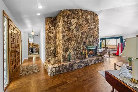 Entry Way - 2340 Hillside Dr, Central Point, OR 97502 photo 1 of 1