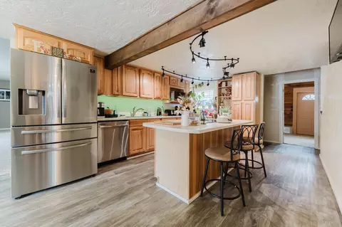 Kitchen - 51332 Preble Way, La Pine, OR 97739 photo 5 of 5
