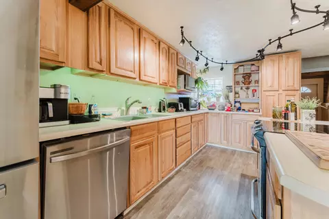 Kitchen - 51332 Preble Way, La Pine, OR 97739 photo 4 of 5