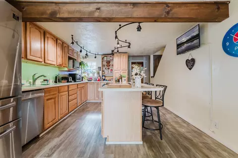 Kitchen - 51332 Preble Way, La Pine, OR 97739 photo 3 of 5