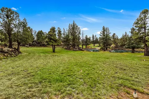 Exterior - 20605 Lowe Ln, Bend, OR 97703 photo 8 of 16