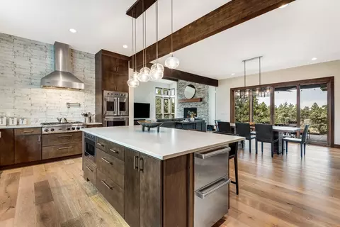 Kitchen - 20605 Lowe Ln, Bend, OR 97703 photo 4 of 7