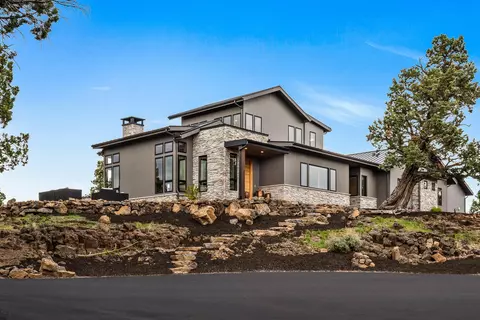 20605 Lowe Ln, Bend, OR 97703