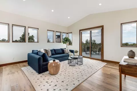 Living - 20605 Lowe Ln, Bend, OR 97703 photo 5 of 5