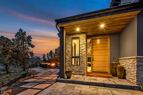 Exterior - 20605 Lowe Ln, Bend, OR 97703 photo 11 of 16