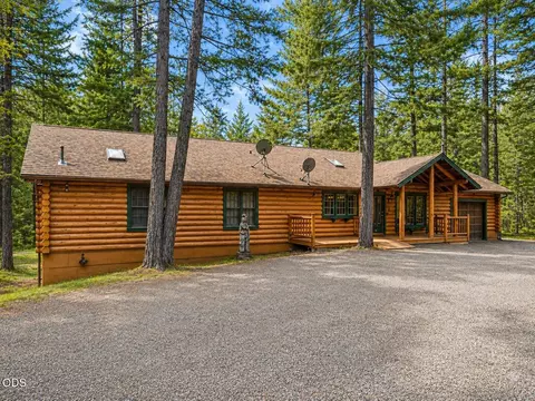 453 Glendon Rd, Kerby, OR 97531 photo 2