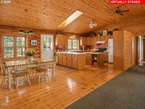453 Glendon Rd, Kerby, OR 97531 photo 5
