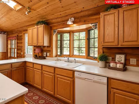 453 Glendon Rd, Kerby, OR 97531 photo 9
