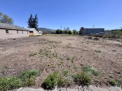 337 Commercial St #3000 & 3101, Klamath Falls, OR 97601