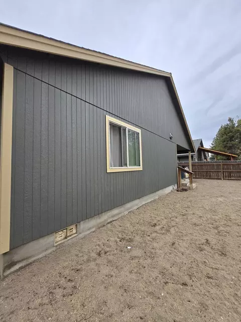 Exterior - 16498 Cassidy Dr, La Pine, OR 97739 photo 4 of 6