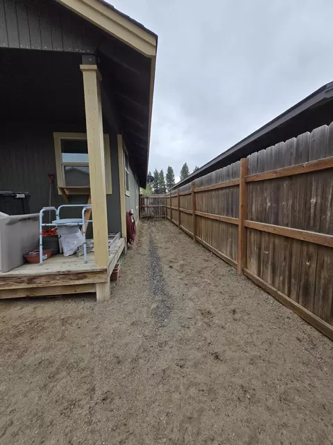 Exterior - 16498 Cassidy Dr, La Pine, OR 97739 photo 2 of 6