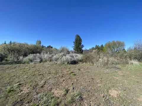 0000 Meadow View Dr, Chiloquin, OR 97624