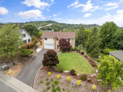 View/Area - 1553 Panoramic Loop, Grants Pass, OR 97527 photo 7 of 14
