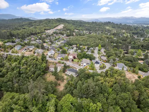 View/Area - 1553 Panoramic Loop, Grants Pass, OR 97527 photo 2 of 14