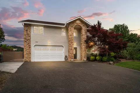 1553 Panoramic Loop, Grants Pass, OR 97527