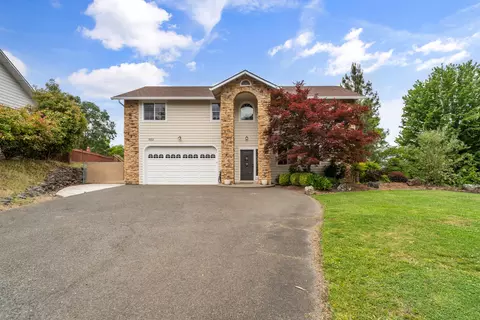 Exterior - 1553 Panoramic Loop, Grants Pass, OR 97527 photo 9 of 11