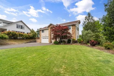Exterior - 1553 Panoramic Loop, Grants Pass, OR 97527 photo 10 of 11