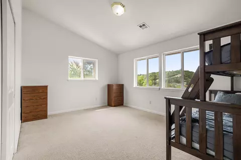 Bedroom - 1553 Panoramic Loop, Grants Pass, OR 97527 photo 5 of 6