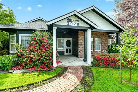 2078 Orchard Home Dr, Medford, OR 97501