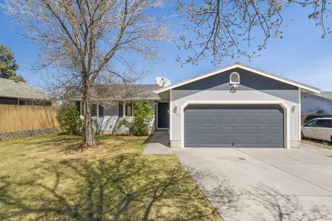 2827 SW Pumice Ave, Redmond, OR 97756