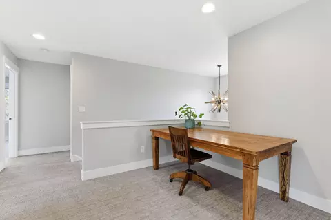 Entry Way - 63557 Overtree Rd, Bend, OR 97701 photo 2 of 3