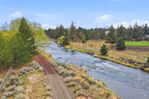 View/Area - 63557 Overtree Rd, Bend, OR 97701 photo 3 of 10