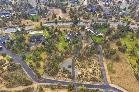 View/Area - 63557 Overtree Rd, Bend, OR 97701 photo 7 of 10