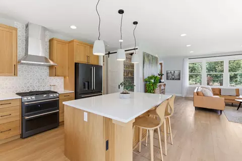 Kitchen - 63557 Overtree Rd, Bend, OR 97701 photo 5 of 10