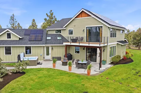 Exterior - 63557 Overtree Rd, Bend, OR 97701 photo 8 of 20