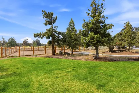 Exterior - 63557 Overtree Rd, Bend, OR 97701 photo 13 of 20