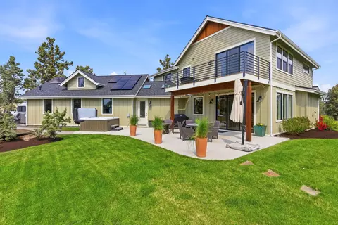 63557 Overtree Rd, Bend, OR 97701